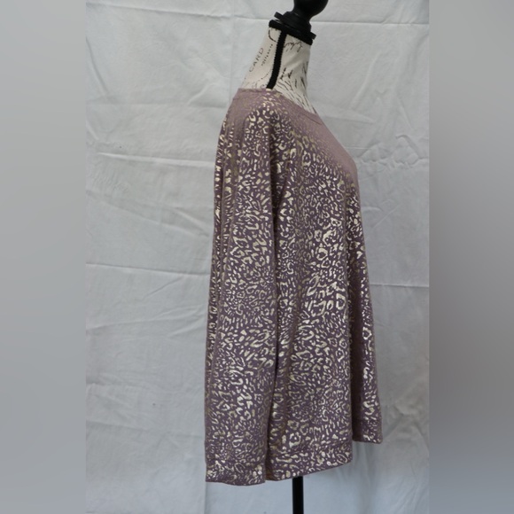 Elegant Animal Print Long Sleeve Top - Picture 3 of 6